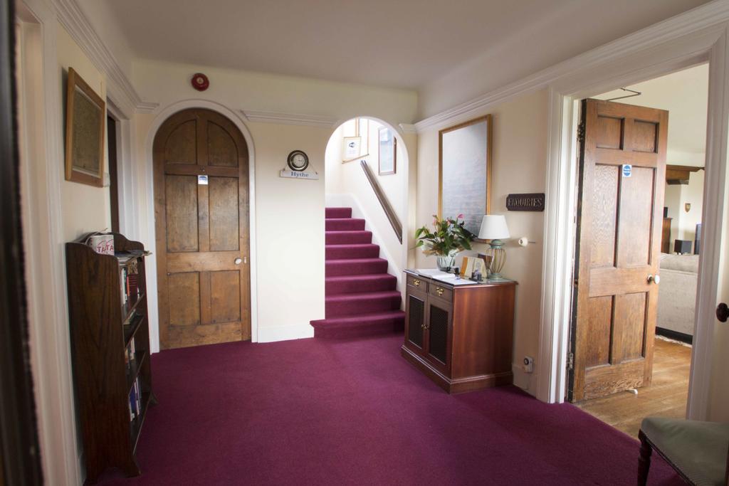 Fern Lodge Guesthouse Hythe  Exterior photo