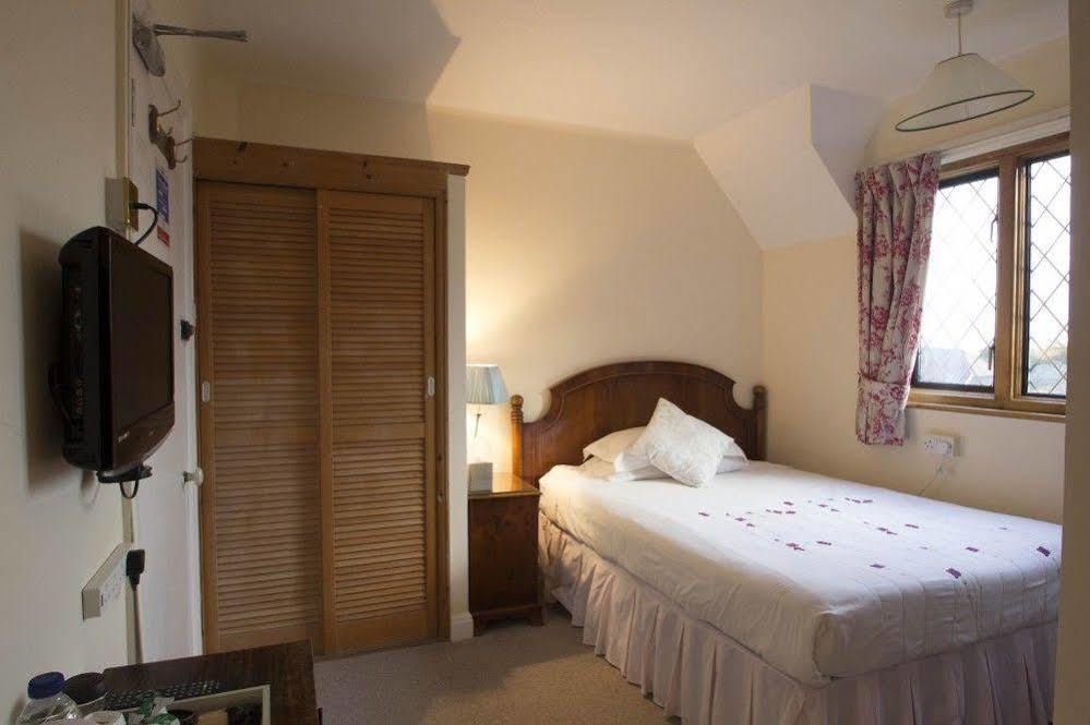 Fern Lodge Guesthouse Hythe  Exterior photo