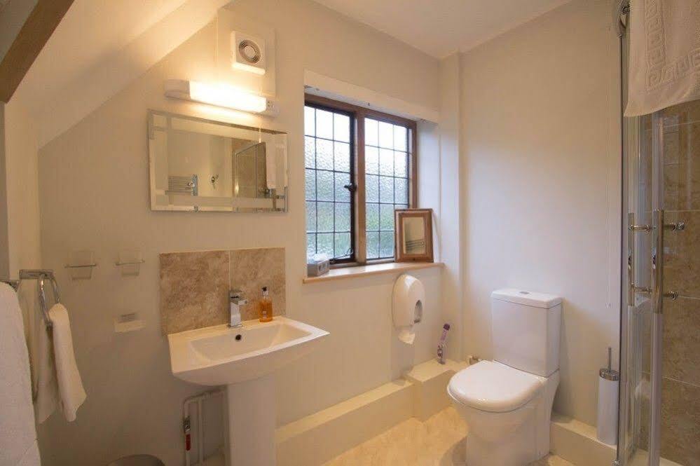 Fern Lodge Guesthouse Hythe  Exterior photo